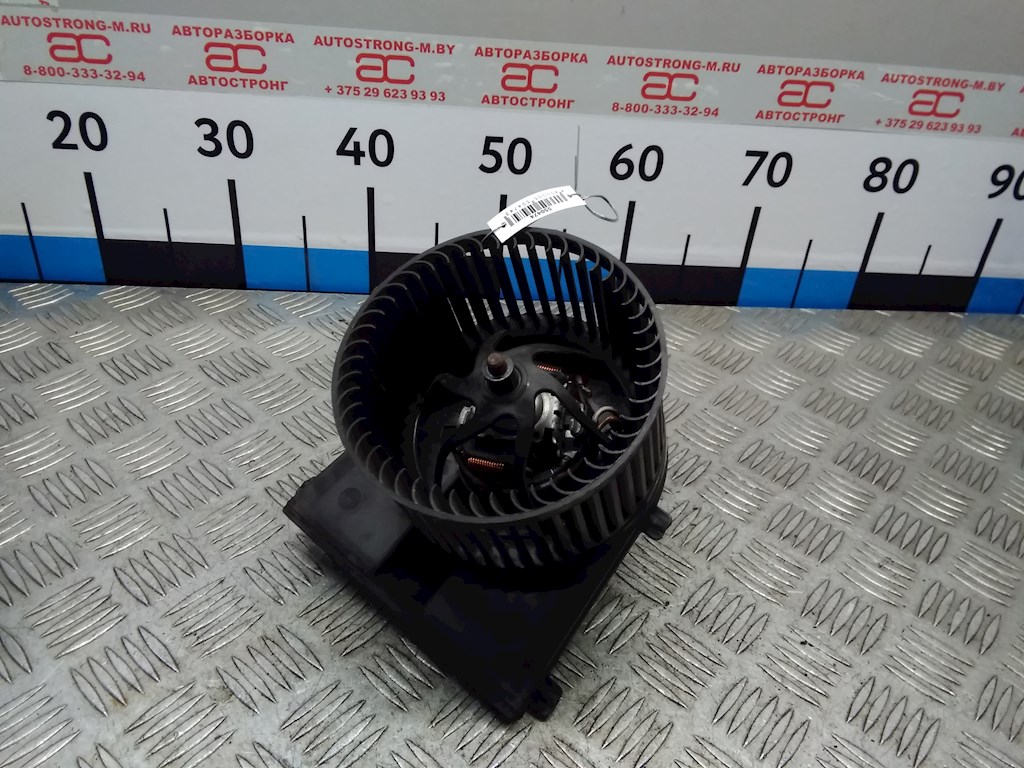 

Моторчик (двигатель) печки Volkswagen Golf 4, Golf 4
