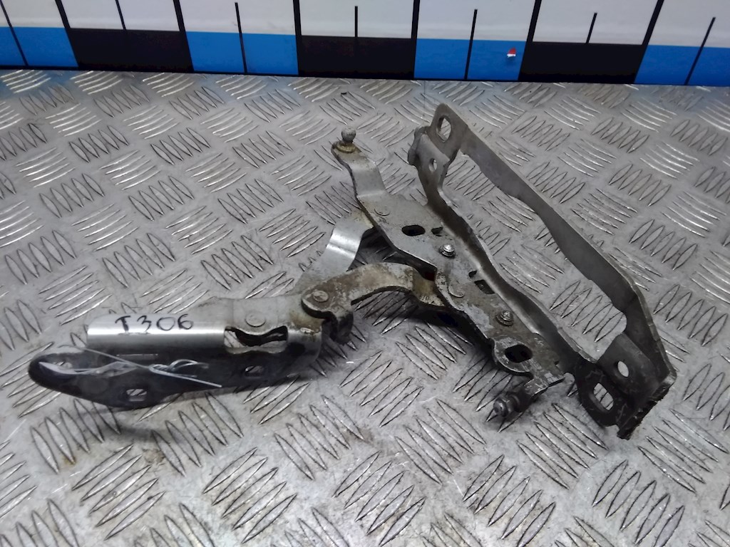 

Петля капота правая Mercedes W204 (C Class), W204 (C Class)