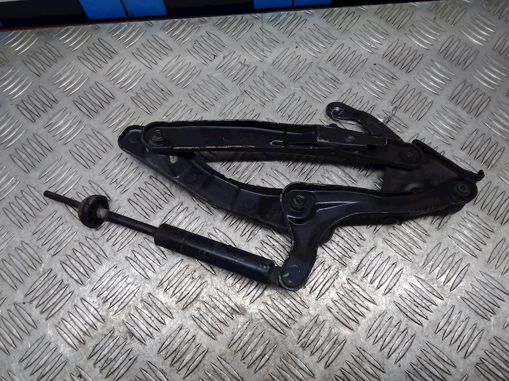 

Петля капота правая Mercedes W202 (C Class), W202 (C Class)