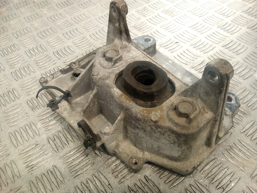 

Подушка крепления двигателя Nissan Tiida (C11), Tiida (C11)