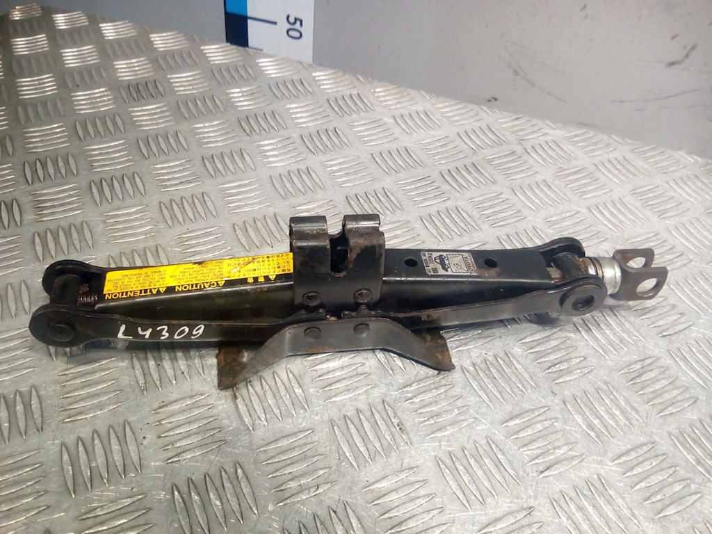 

Домкрат Toyota Yaris Verso, Yaris Verso