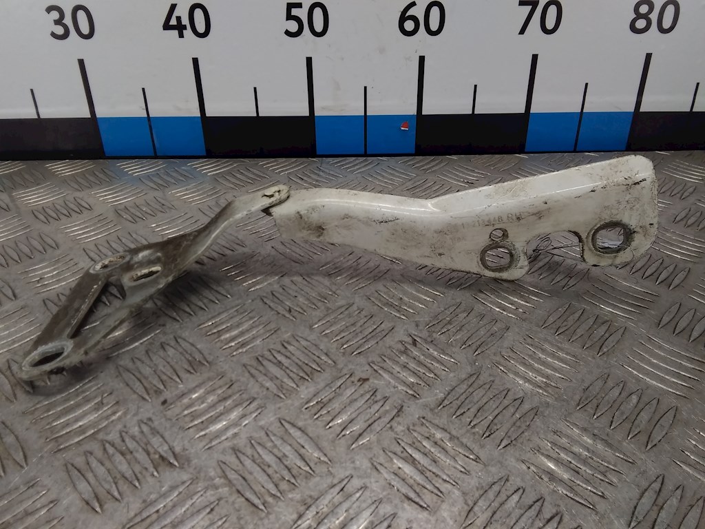 

Петля капота правая Opel Astra H, Astra H