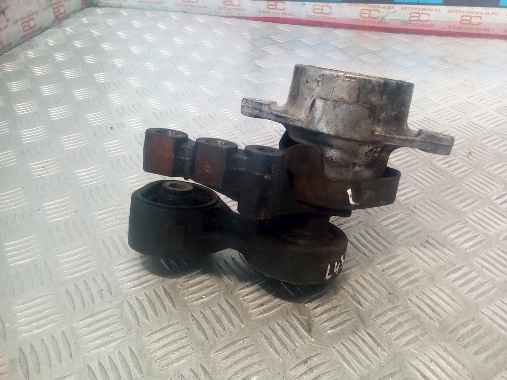 

Подушка крепления двигателя Honda CRV 2, CRV 2