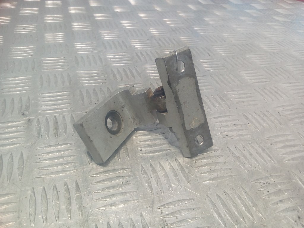 

Петля двери передней правой BMW 5 Series (E60), 5 Series (E60)
