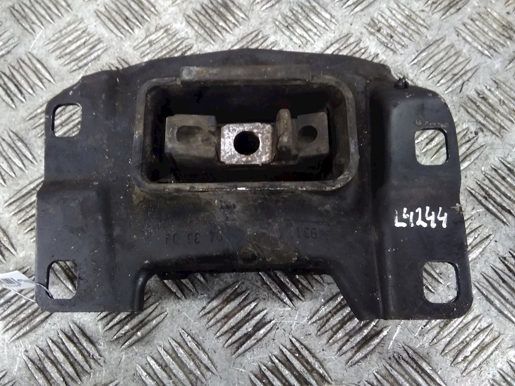 

Подушка крепления КПП Volvo C30, C30