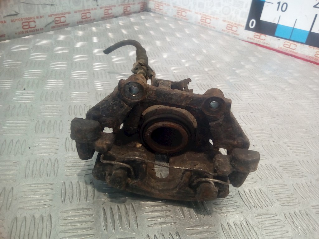 

Суппорт передний правый Audi A6 C4, A6 C4
