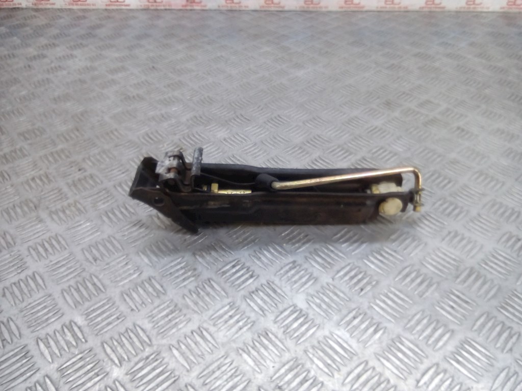 

Домкрат Volkswagen Passat 4, Passat 4