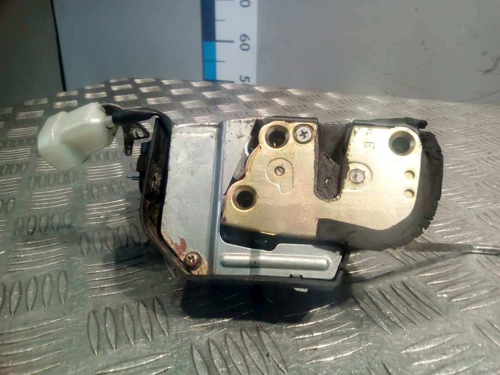 

Замок двери задней правой Toyota Rav4 2, Rav4 2