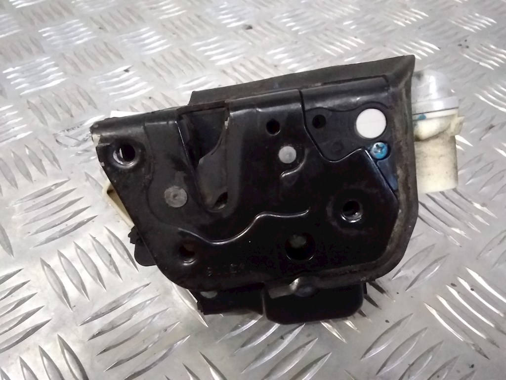 

Замок двери передней правой Audi A3 8P, A3 8P