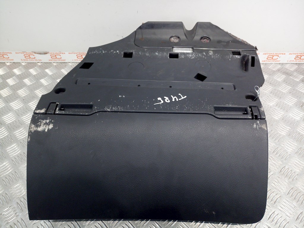 

Бардачок (вещевой ящик) Audi A6 C6, A6 C6