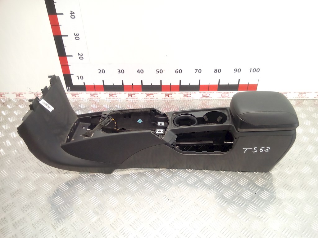 

Подлокотник Volvo V50, V50