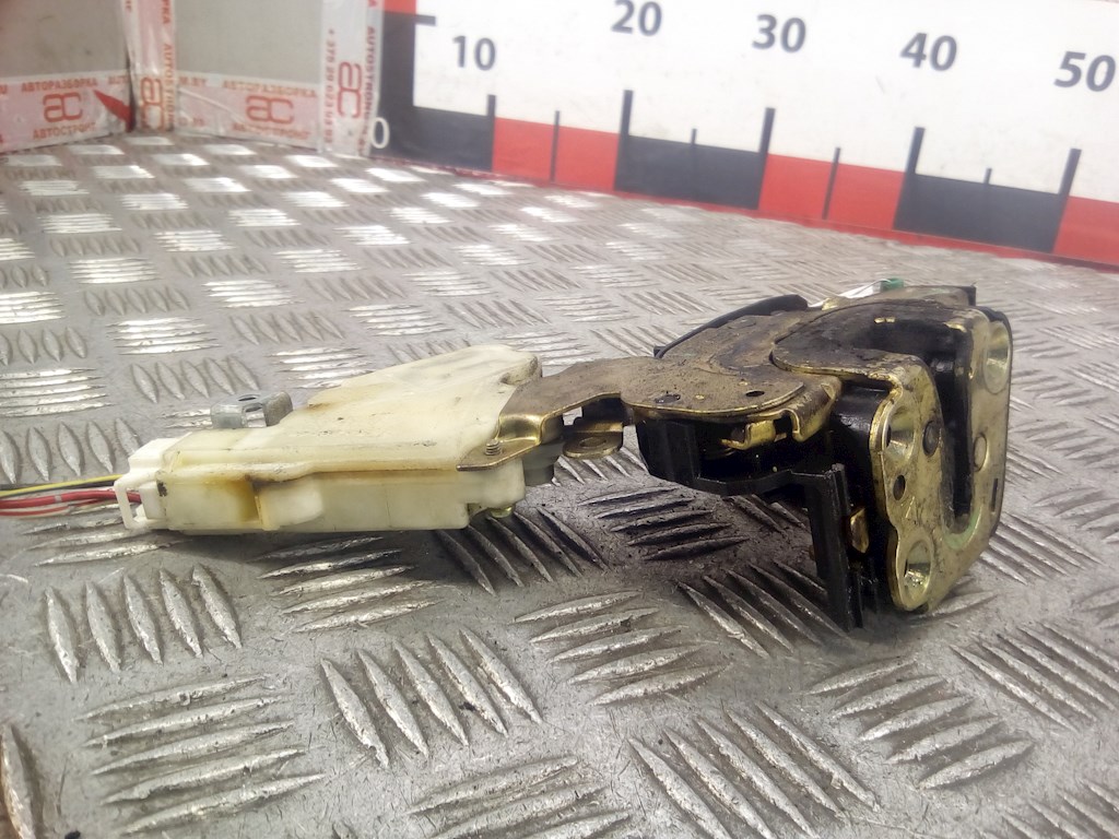 

Замок двери передней правой Nissan Almera N16, Almera N16