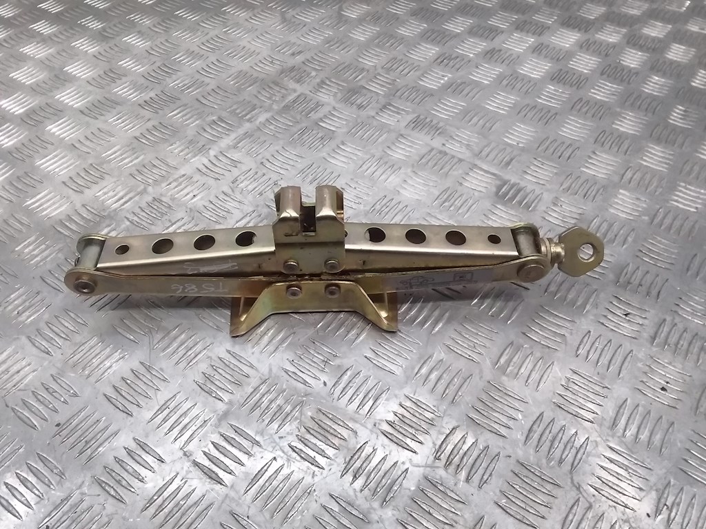 

Домкрат Mitsubishi Carisma, Carisma