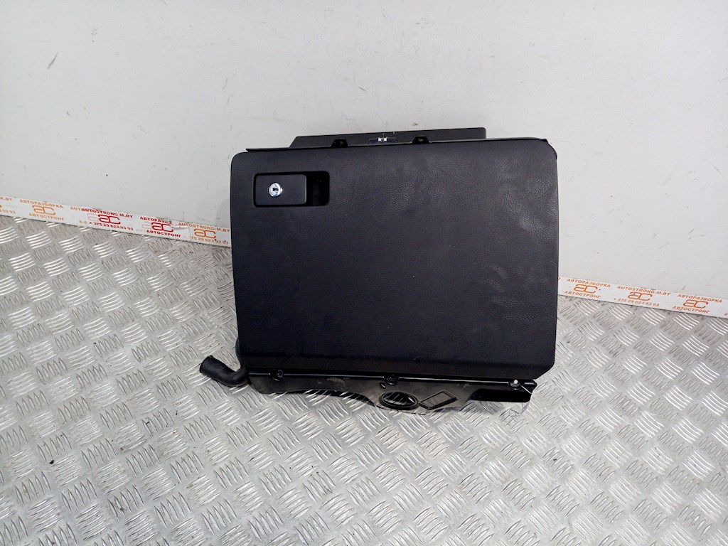 Бардачок (вещевой ящик) Volkswagen Passat 6