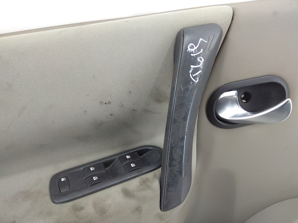 

Обшивка (карта) двери передней левой Renault Scenic 2, Scenic 2