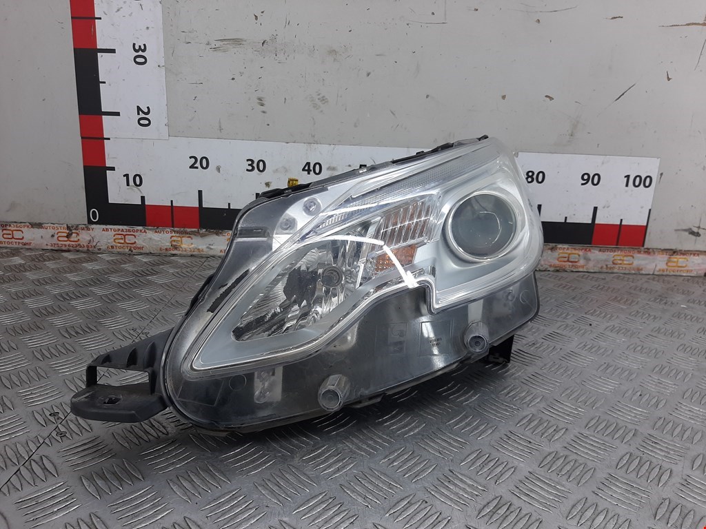 

Фара передняя левая Peugeot 2008, 2008