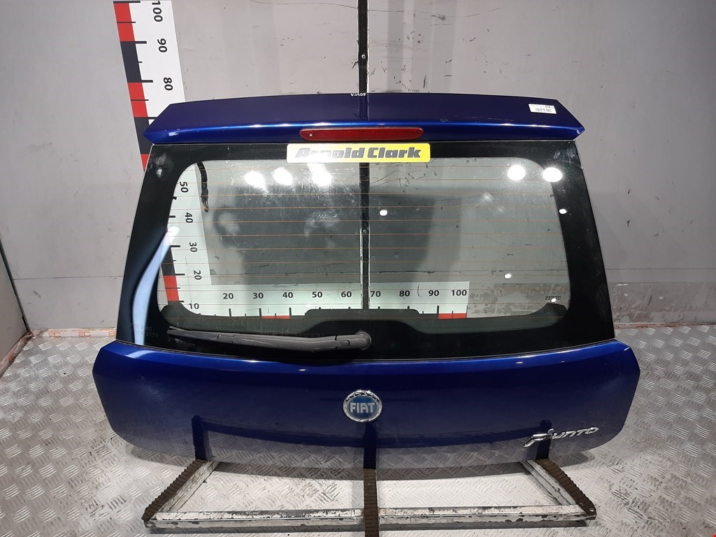 

Крышка (дверь) багажника Fiat Punto 3, Punto 3