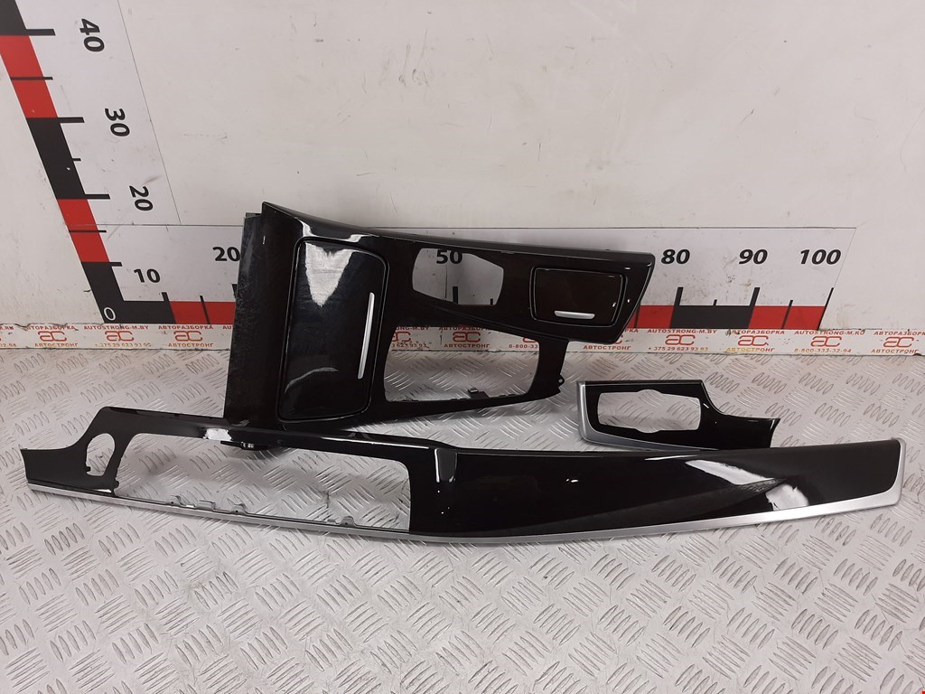 

Накладка декоративная на торпедо BMW 5 Series (F10/F11), 5 Series (F10/F11)