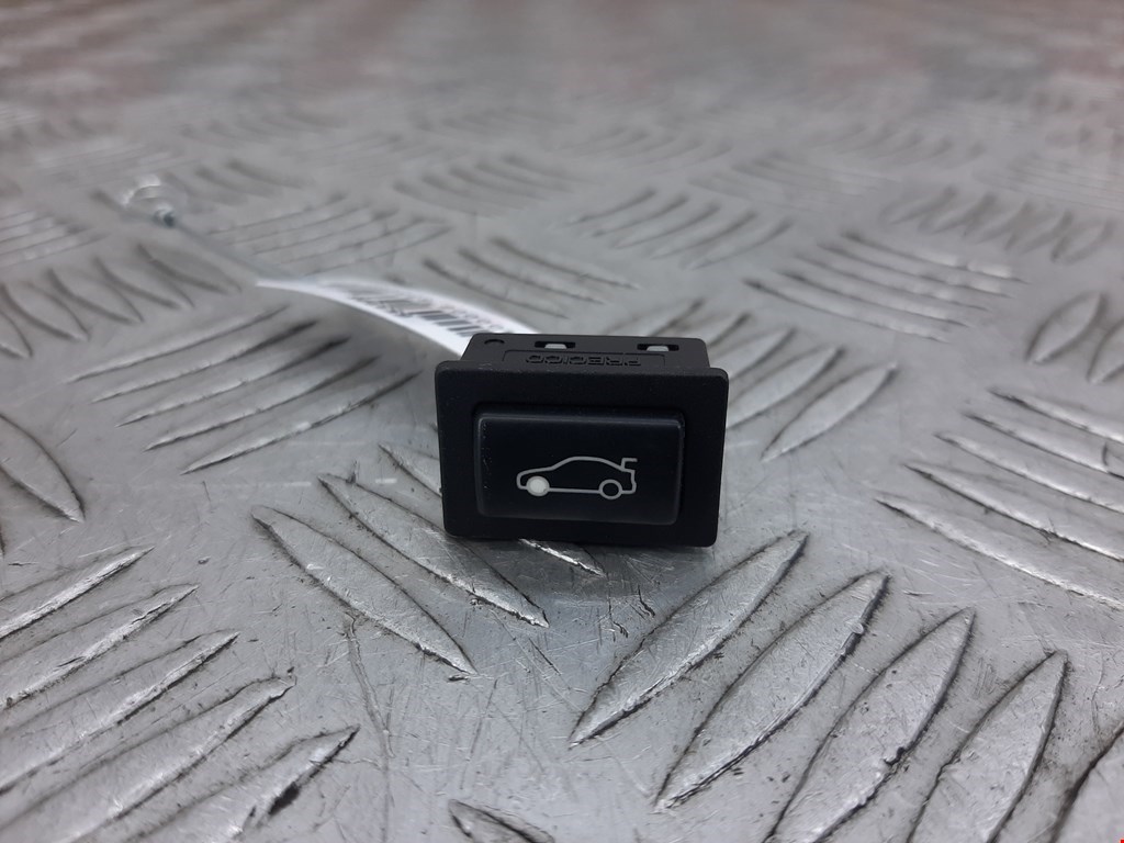 

Кнопка открывания багажника BMW 5 Series (F10/F11), 5 Series (F10/F11)