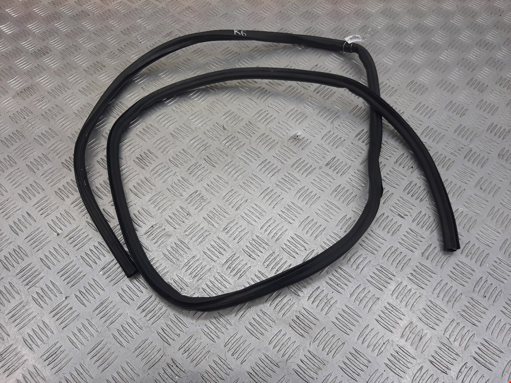 

Уплотнитель капота BMW 5 Series (F10/F11), 5 Series (F10/F11)
