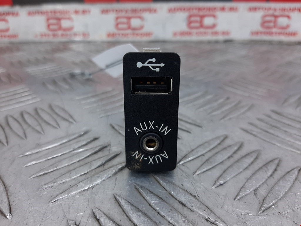 

Разъем AUX / USB BMW 5 Series (F10/F11), 5 Series (F10/F11)
