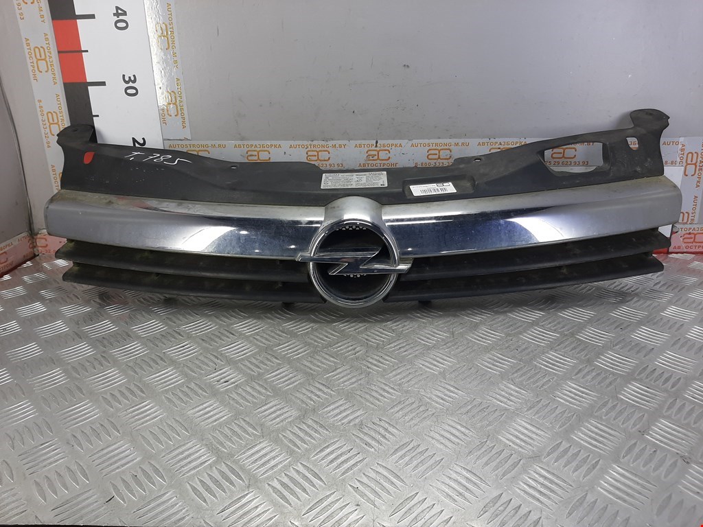 

Решетка радиатора Opel Astra H, Astra H