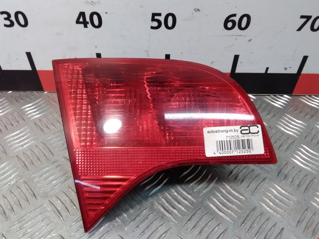 

Фонарь крышки багажника левый Audi A4 B7, A4 B7