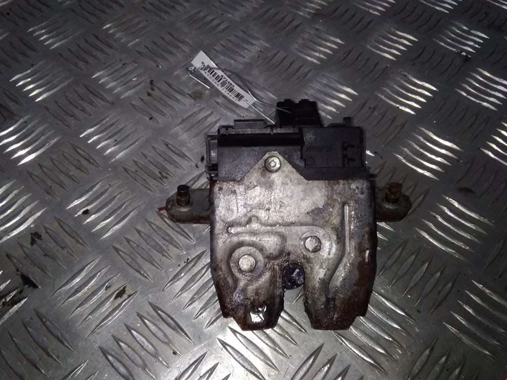 

Замок крышки (двери) багажника Ford Galaxy 2, Galaxy 2