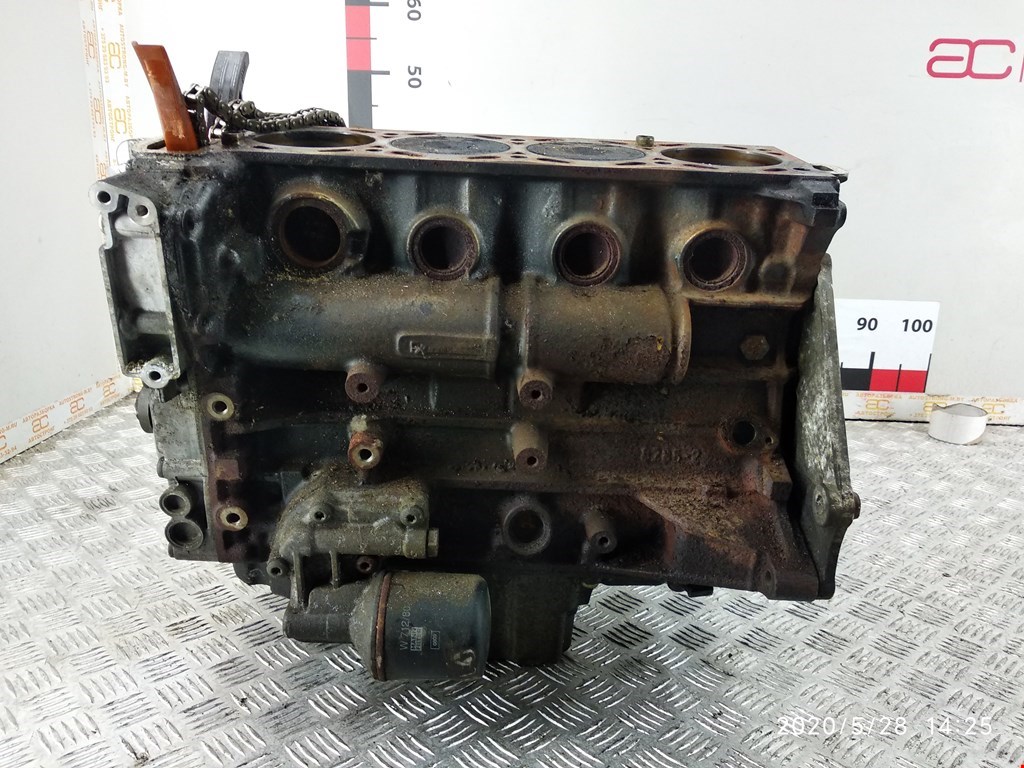 

Блок двигателя (картер) Saab 900, 900