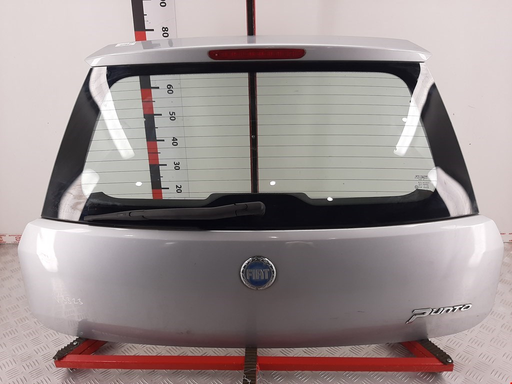 

Крышка (дверь) багажника Fiat Punto 3, Punto 3