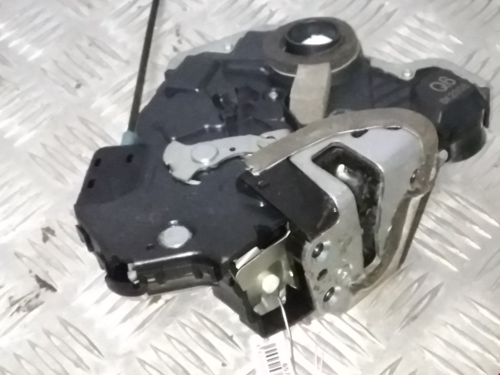 

Замок двери передней правой Toyota Rav4 3, Rav4 3