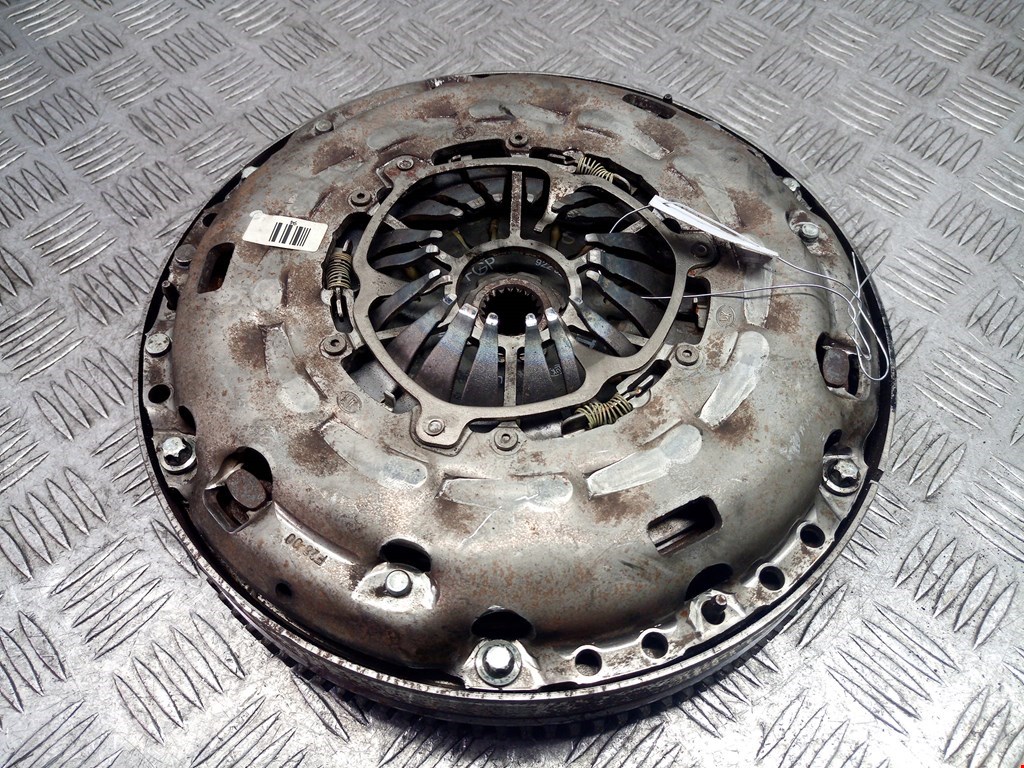 

Маховик (демпфер сцепления) Opel Astra H, Astra H