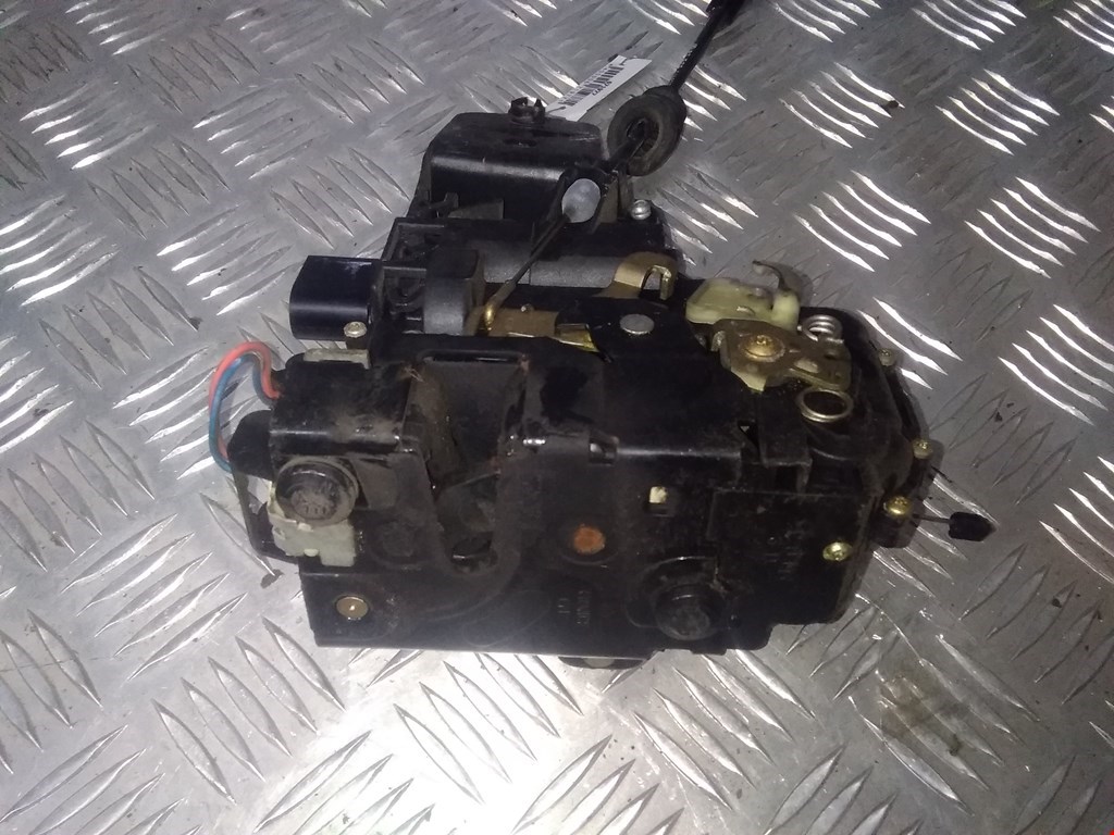 

Замок двери передней правой Volkswagen Golf 4, Golf 4