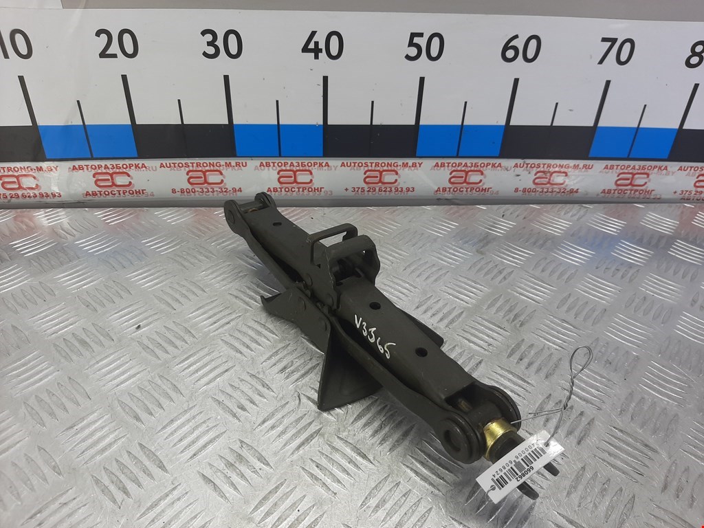 

Домкрат Suzuki Baleno, Baleno
