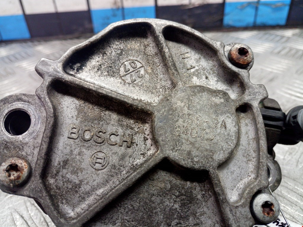 Пежо насос. Вакуумный насос Peugeot 1,6 HDI. Вакуумный насос Пежо 207. Peugeot Vacuum Pump Nozzle. Peugeot Vacuum Pump Nozzle STL.