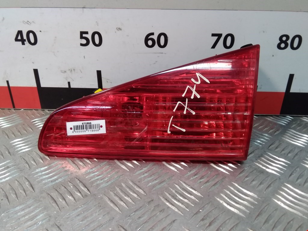 

Фонарь крышки багажника правый Peugeot 607, 607