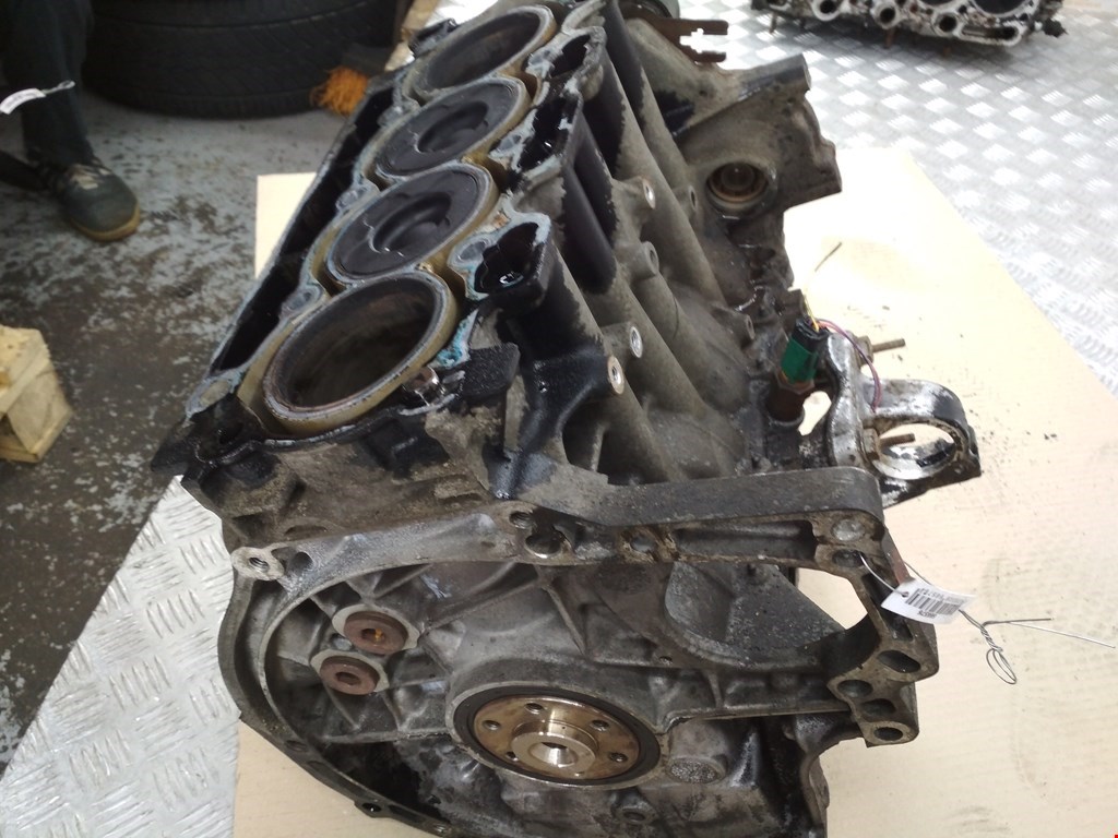 

Блок двигателя (картер) Peugeot 207, 207