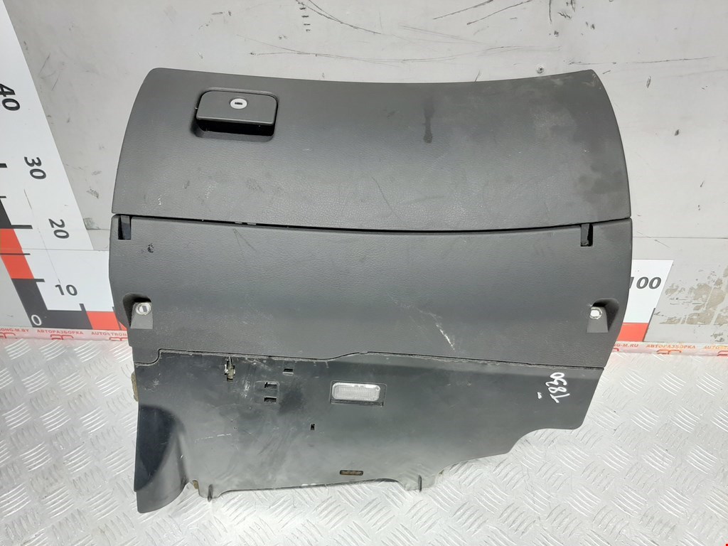 

Бардачок (вещевой ящик) Audi A6 C5, A6 C5