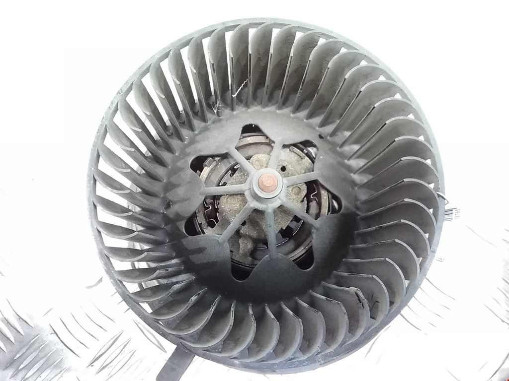 

Моторчик (двигатель) печки Volkswagen Touran, Touran