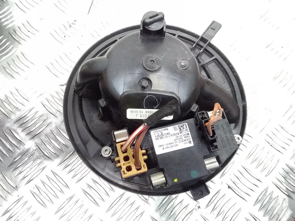 

Моторчик (двигатель) печки Volkswagen Passat 6, Passat 6