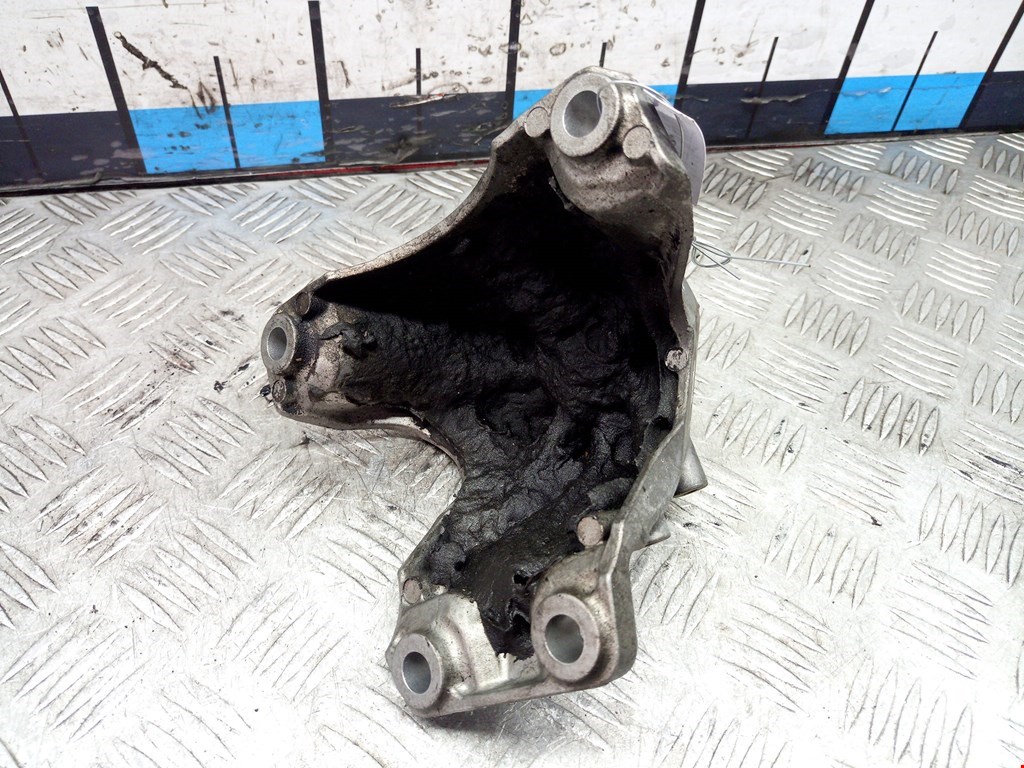 

Кронштейн двигателя (лапа крепления) BMW 5 Series (F10/F11), 5 Series (F10/F11)