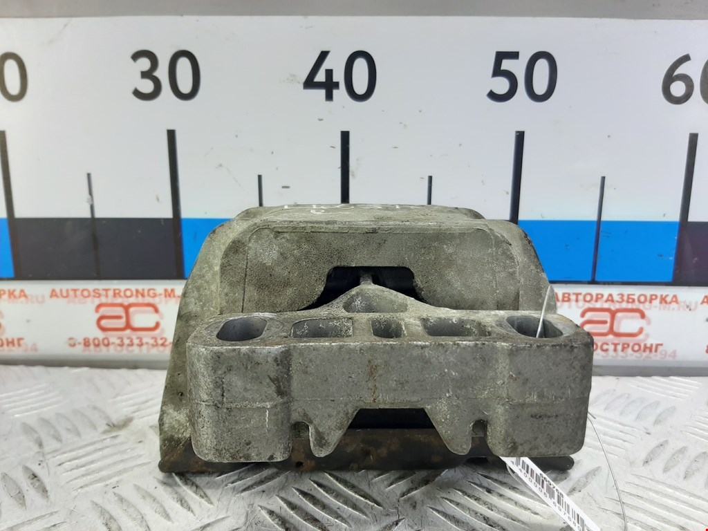 

Подушка крепления КПП Volkswagen Golf 4, Golf 4