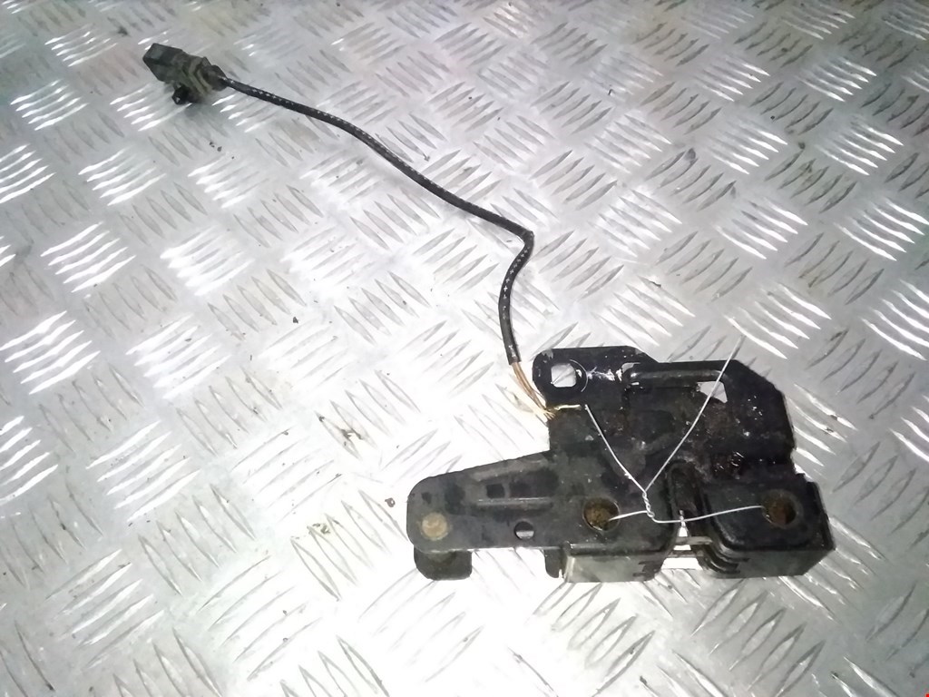 

Замок капота Audi A4 B7, A4 B7