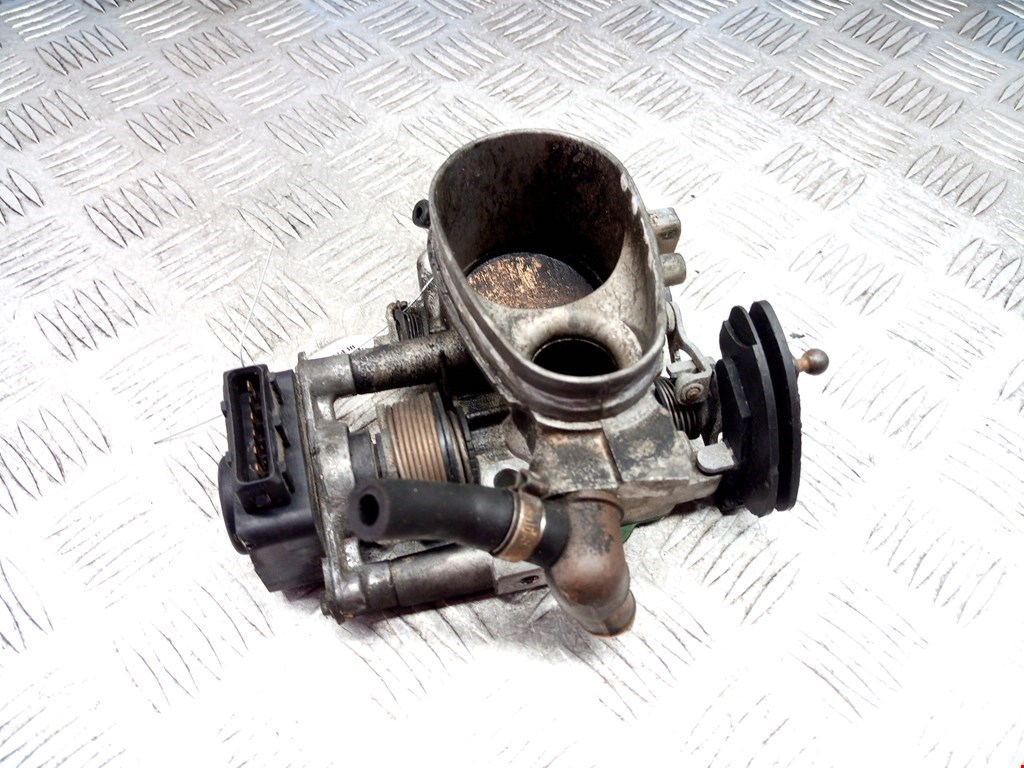 

Заслонка дроссельная Audi 80 B4, 80 B4