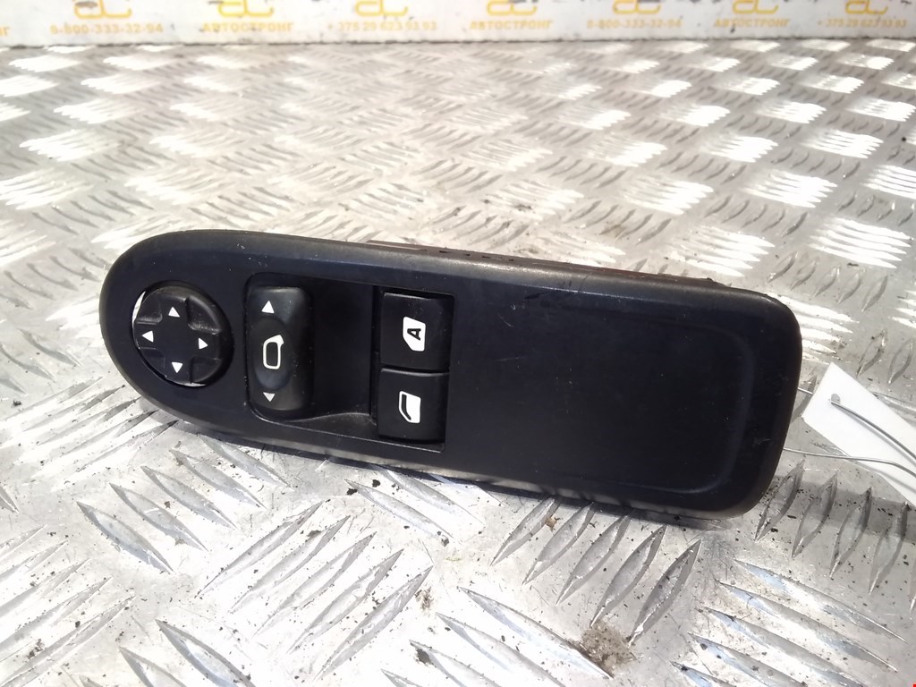 

Блок управления стеклоподъемниками Citroen C3 2, C3 2