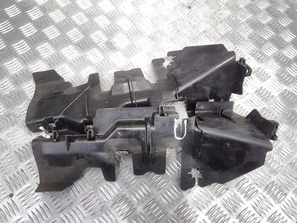 

Воздухозаборник (наружный) Volkswagen Passat 6, Passat 6