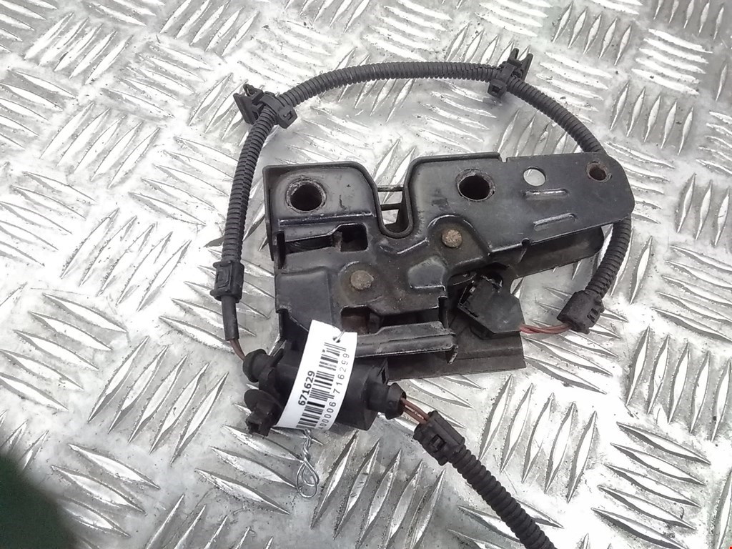 

Замок капота Volkswagen Touran, Touran