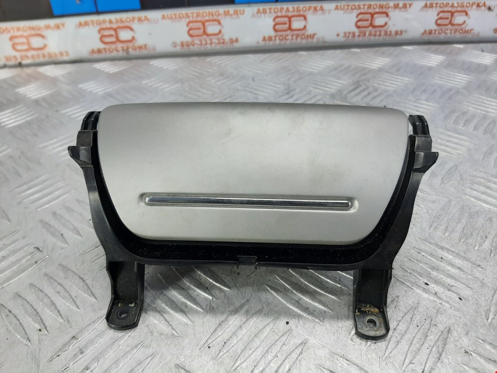 

Пепельница задняя (в консоль) Citroen C5 2, C5 2