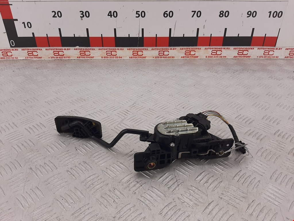 

Педаль газа Mitsubishi Grandis, Grandis