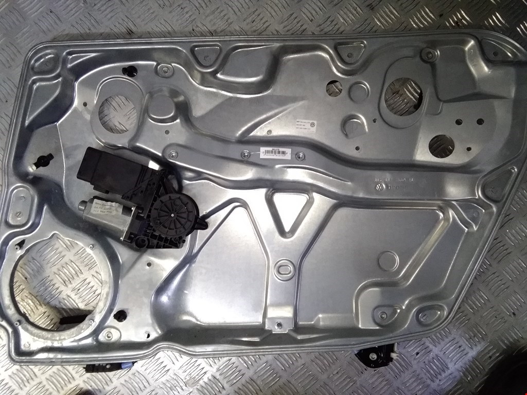 

Стеклоподъемник электрический двери передней правой Skoda Superb, Superb